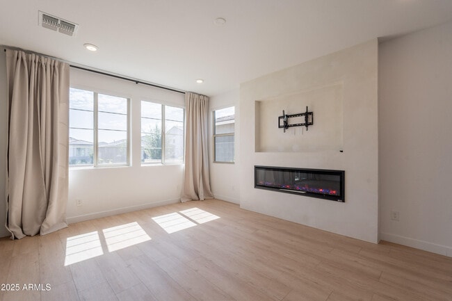 Photo - 4831 S Molly