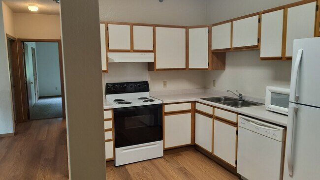 Photo - Henderson Apartments