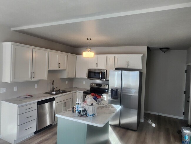 Photo - 712 E 6th St