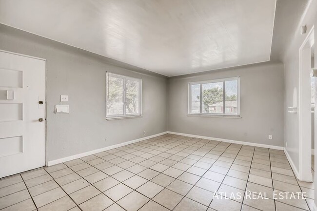 Photo - 1395 Lansing St