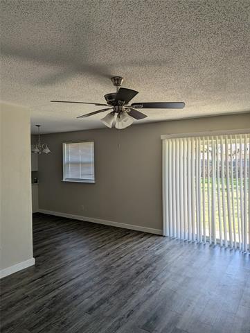 Photo - 5649 Conroy St