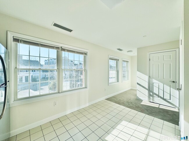 Photo - 46 Fairgate Dr