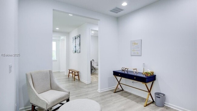 Photo - 125 Parrot Ave