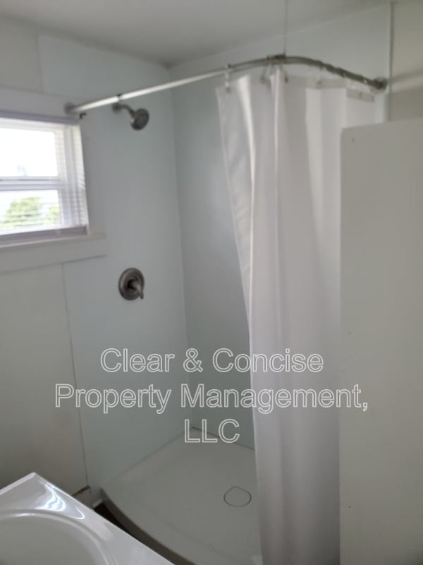 Building Photo - 157 1/2 Monroe Street