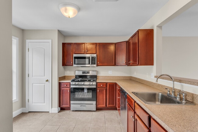 Photo - 15 Freedom Way Unidad 92