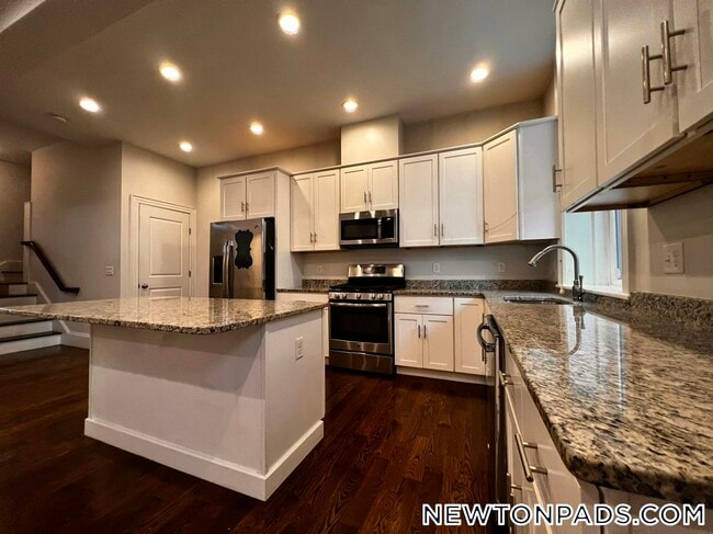 Photo - 2044 Beacon St Unidad 3