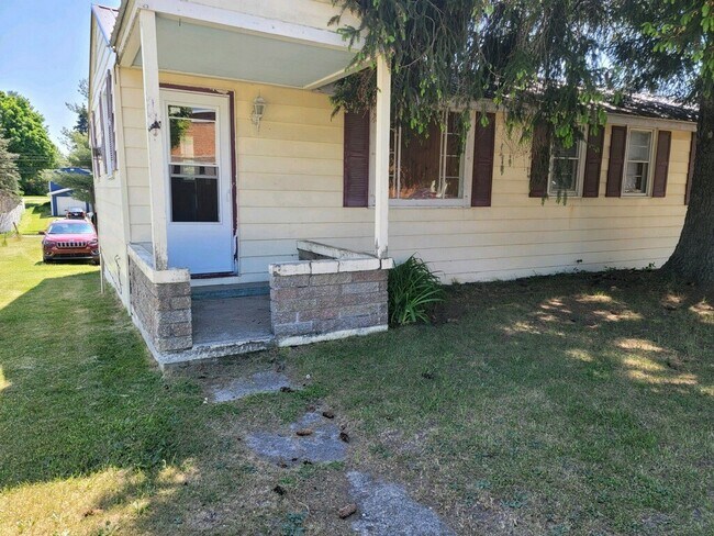 Photo - 305 W Main St Unit B