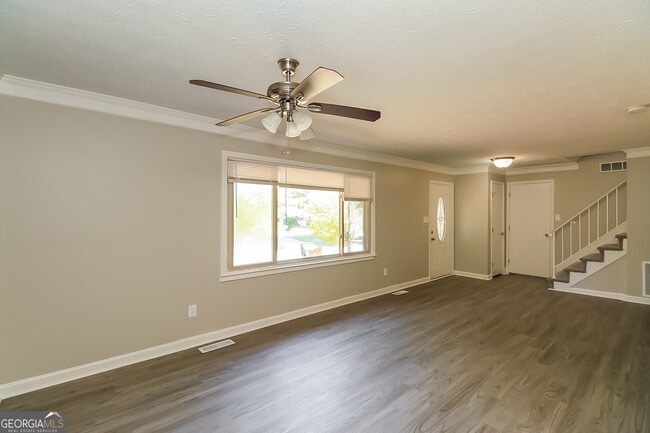Photo - 1566 Pintail Rd