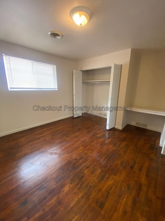 Photo - 9931 Sloane Square Unit C
