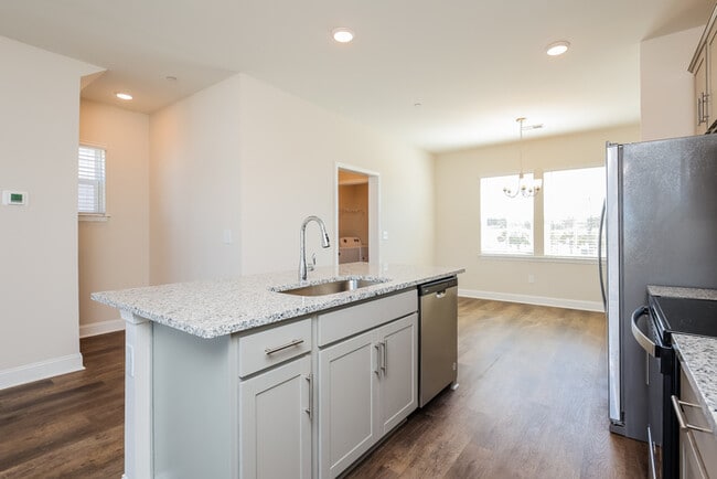 Photo - 212 Eagles Cliff Dr