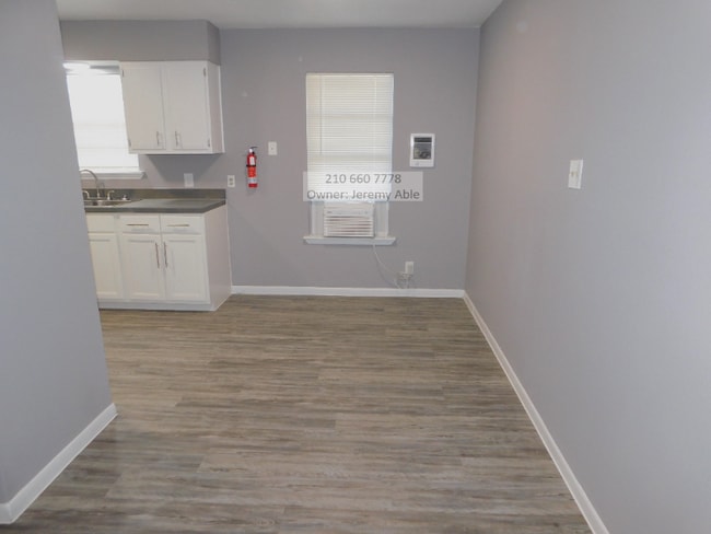 Photo - 1105 Clower Unit 1