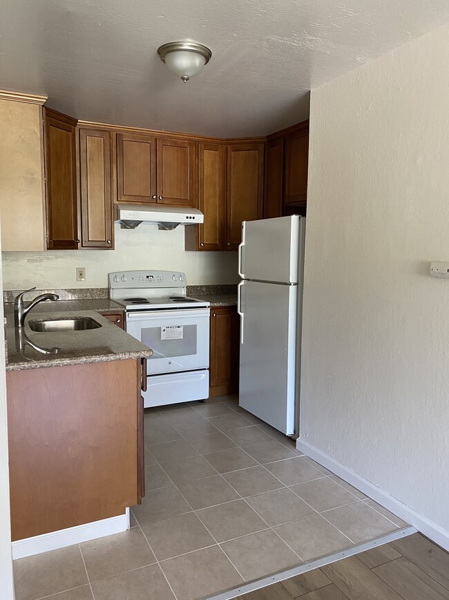 Kitchen - 1117 Brighton Ave Unit Apartment 8