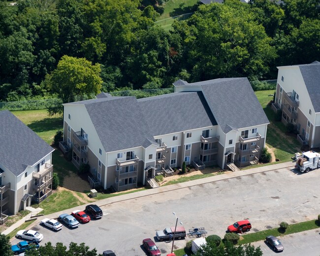 Whispering Oaks Apartments Nashville, TN