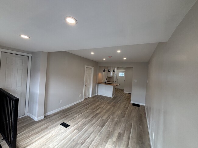 Photo - 25 Vipond Rd Unit A