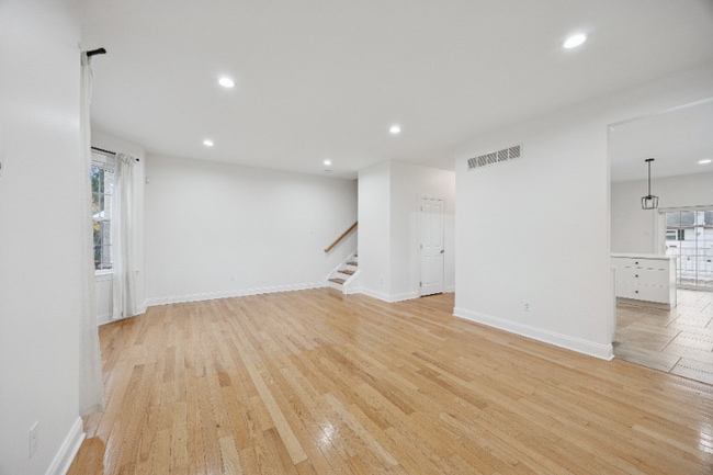 Photo - 7518 Lawn St