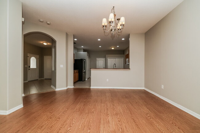 Photo - 31248 Shaker Cir