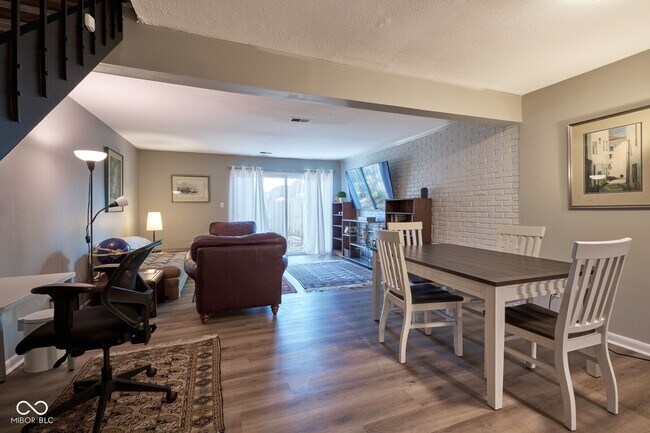 Photo - 7458 Countrybrook Dr