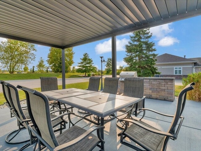 38-DSC02692 - River Club