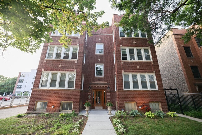 Building Photo - 1740 W Gregory St Unit 3