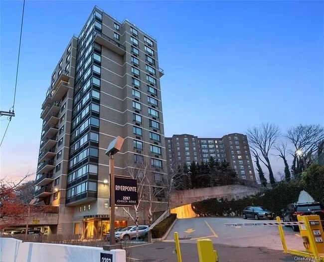 Gated front entrance for security - 2287 Johnson Ave Condo Unit #5F