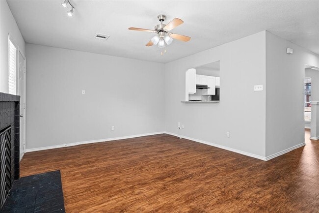 Photo - 1806 River Crossing Cir