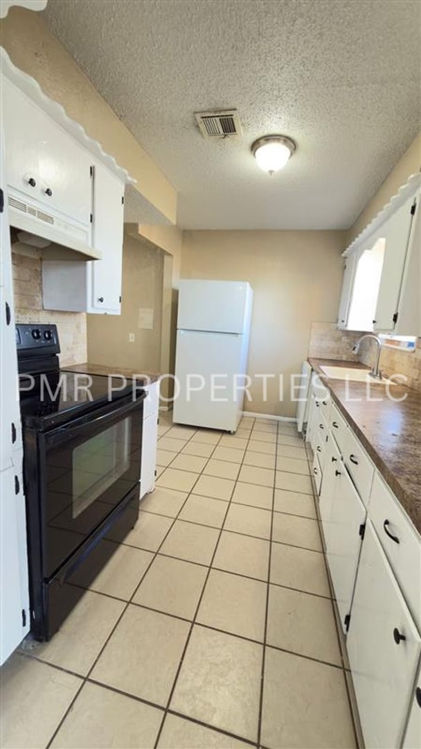 Photo - 3 Bedroom/1.5 Bath-House