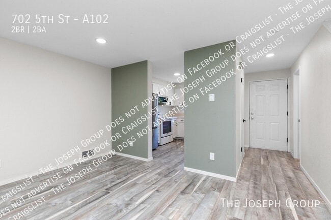 Photo - 702 5th St Unidad A102