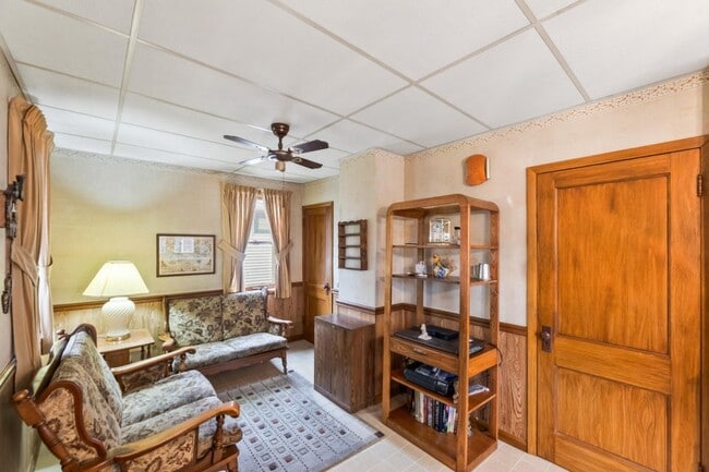 Photo - 403 N 69th St