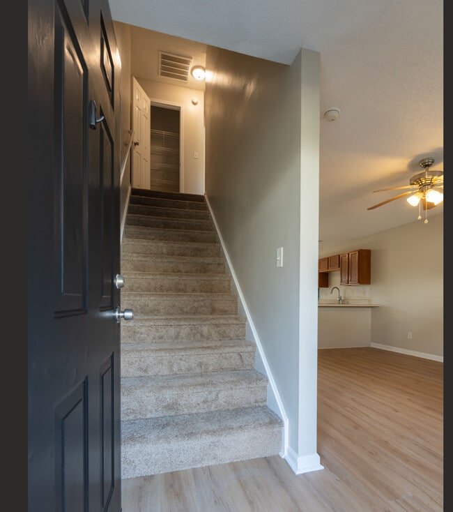 Photo - 225 Springfield Cir