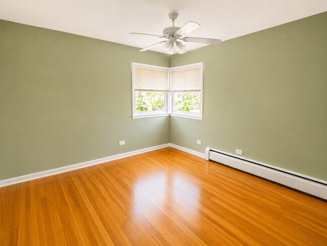Photo - 837 Lathrop Ave
