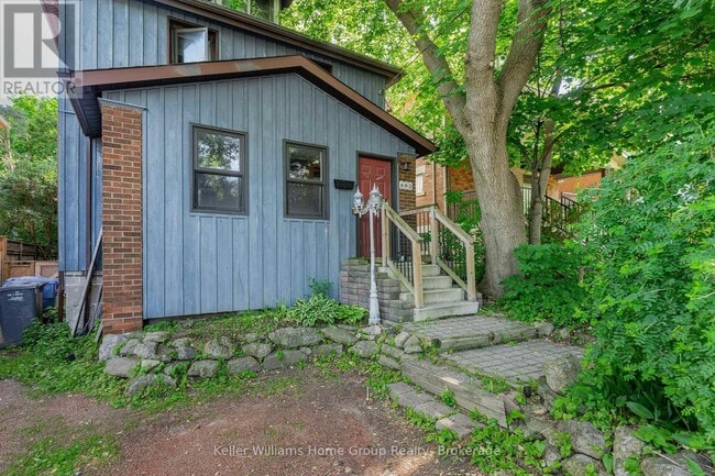 Photo - 483 Woolwich St