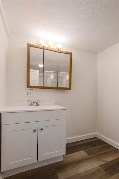 Photo - 8 Leonard Dr