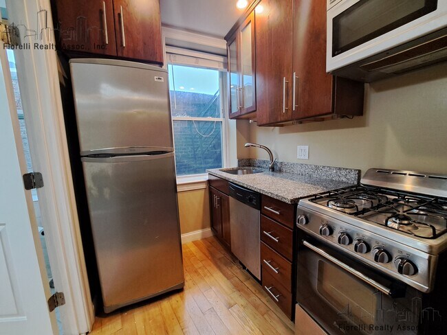 Building Photo - 101 Prince Unit 9