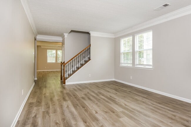 Photo - 2110 Valley Creek Dr