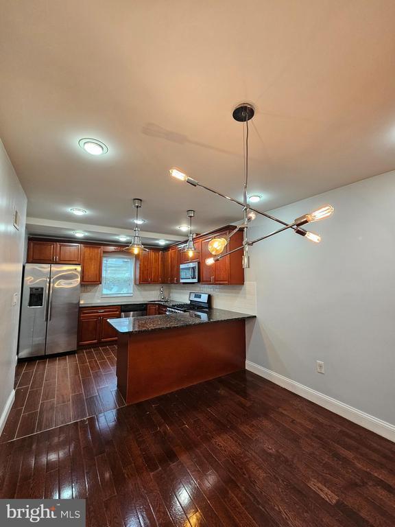 Photo - 2343 Moore St