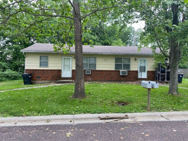 Photo - 2103 Meadowvale Ct Unidad A