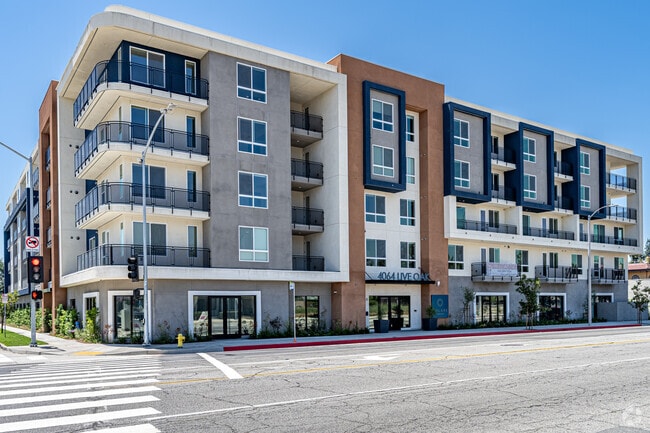 Building Photo - Solare Rental