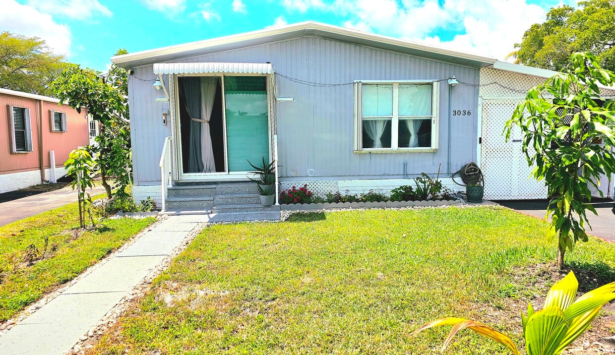 Photo - 3036 SW 51st St (Fort Lauderdale, FL)