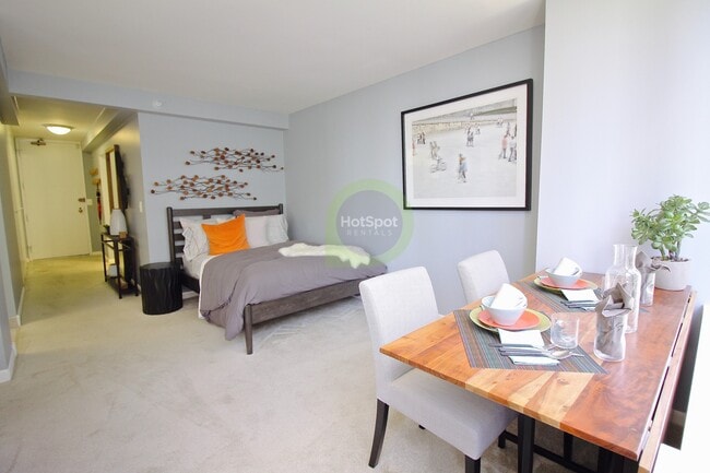 Photo - 323 E Ontario St