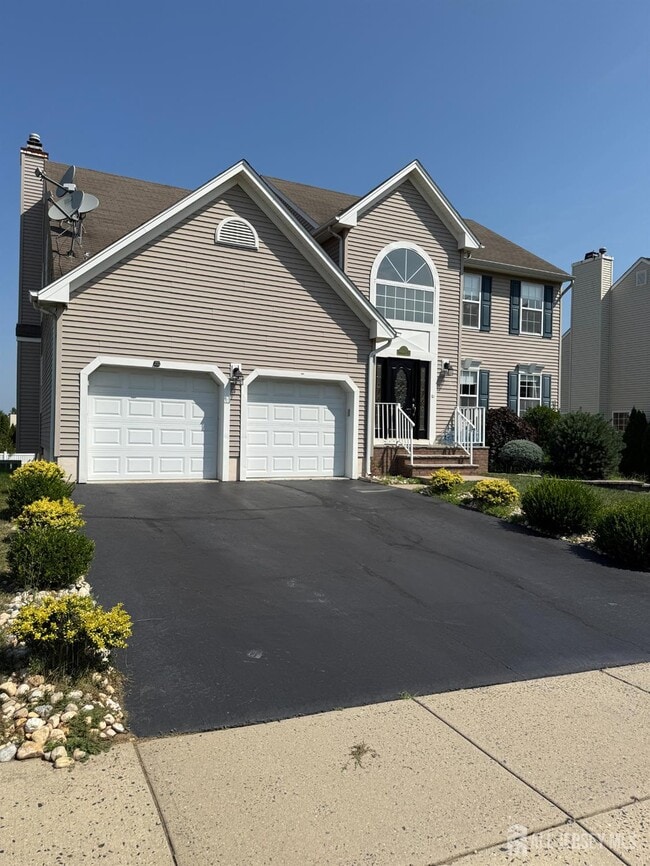 Photo - 33 Constitution Way