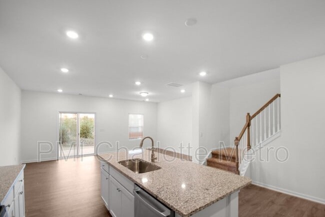 Photo - 2808 Trinity St