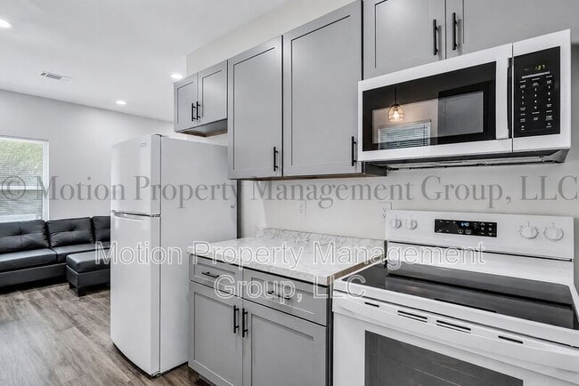 Photo - 702 Carmen Ave