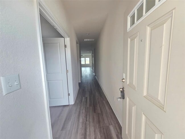 Photo - 220 Sun Grv Trl