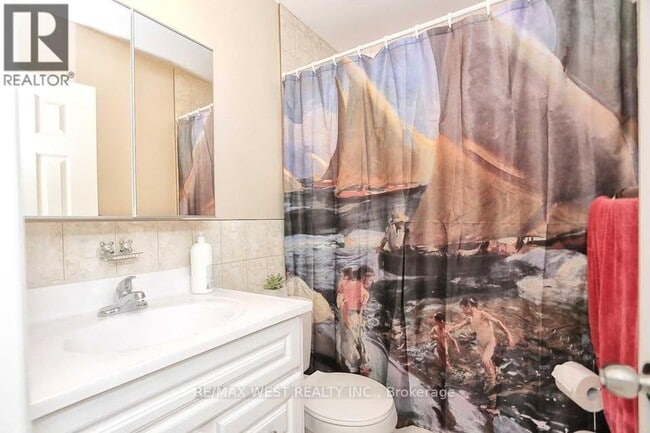 Photo - 267 Lappin Ave