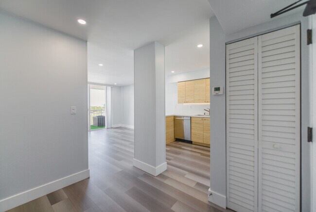 Photo - 1800 NW 24th Ave Unit 712