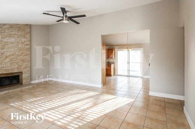 Photo - 904 Shadow Mountain Pl