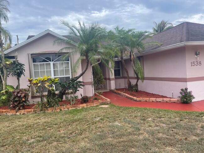 Photo - 1538 SW Neptune Ave