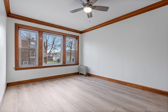 Photo - 5408 W George St Unit 1