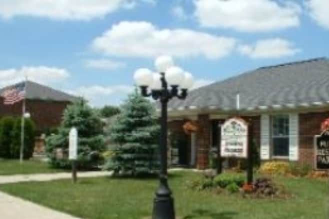 Briarwood Estates - Briarwood Estates Apartments
