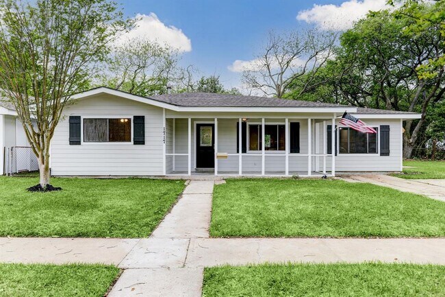 1717 11th St N Rental For Rent In Texas City Tx Forrent Com